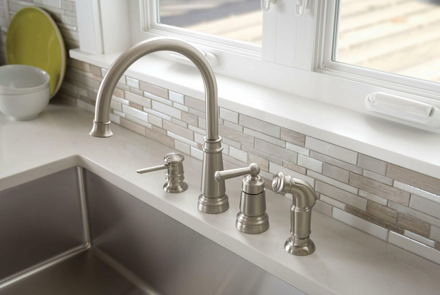 MOEN Edison 87042SRS One-Handle High Arc Kitchen Faucet with Soap Dispenser in Spot Resist Stainless - Like New