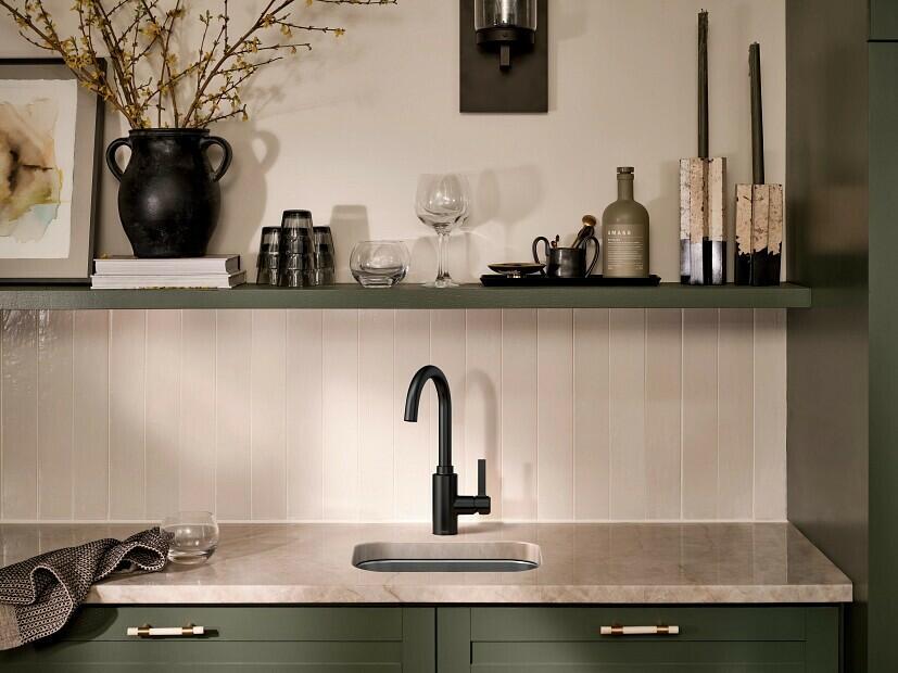 MOEN Genta LX 5882BL Single-Handle Bar Faucet in Matte Black